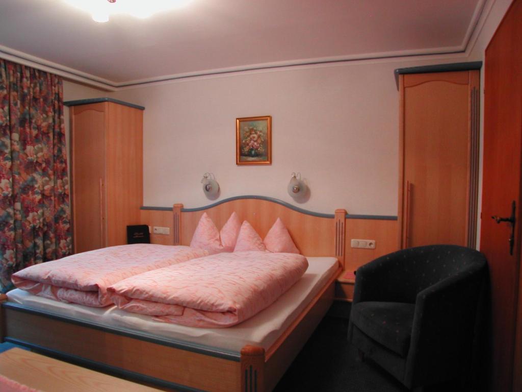 Fruehstueckspension Tannenhof Kirchberg in Tirol Kamer foto