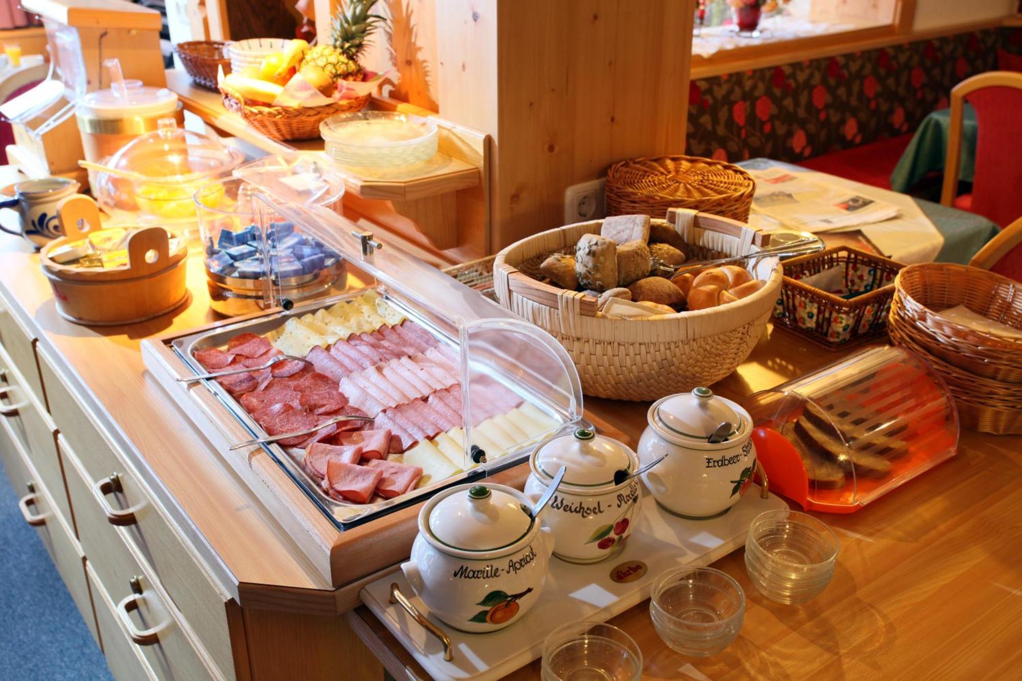 Fruehstueckspension Tannenhof Kirchberg in Tirol Buitenkant foto