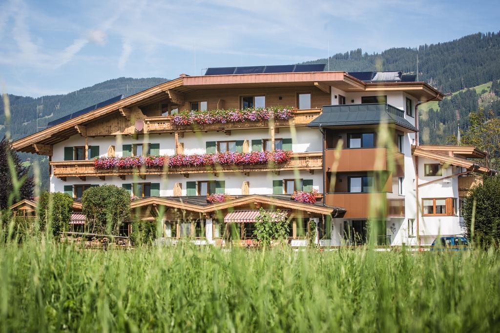 Fruehstueckspension Tannenhof Kirchberg in Tirol Buitenkant foto